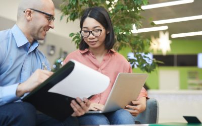 Stages en Entreprise : Le Sablier Fissuré du Temps de Travail